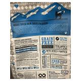 Cat Food Bundle â 16 lb Friskies & 3.4 lb Naked Essentials