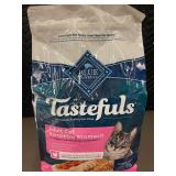 Blue Buffalo Tastefuls Adult Cat Food Sensitive Stomach 5 lb