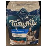 Blue Buffalo Tastefuls Indoor Cat Food, Chicken & Brown Rice, 5 lbs