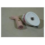 Novelty Magnetic Salt & Pepper Shaker -Shark and Leg Novelty Magnetic Salt & Pepper Shaker -Shark and Leg