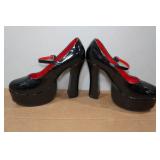 Black Gloss Mary Jane Platform Heels - Size Large(8-10) Black Gloss Mary Jane Platform Heels - Size Large(8-10)
