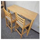 Kitchenette High Top Table & Stools Kitchenette High Top Table & Stools