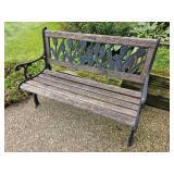 Charming Iron Garding Bench with Tulip Design Charming Iron Garding Bench with Tulip Design