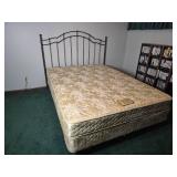 Stylish Metal Queen Size Bed Set Stylish Metal Queen Size Bed Set