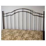Stylish Metal Queen Size Bed Set Stylish Metal Queen Size Bed Set