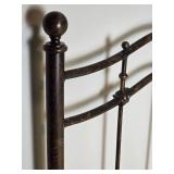 Stylish Metal Queen Size Bed Set Stylish Metal Queen Size Bed Set