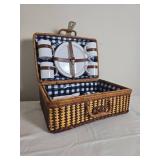 Adorable Basket Picnic Set Adorable Basket Picnic Set