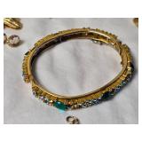 Brilliant Vintage Costume Jewelry Collection - Gold - (25) Brilliant Vintage Costume Jewelry Collection - Gold - (25)