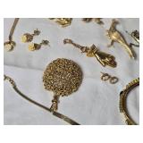 Brilliant Vintage Costume Jewelry Collection - Gold - (25) Brilliant Vintage Costume Jewelry Collection - Gold - (25)