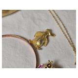 Brilliant Vintage Costume Jewelry Collection - Gold - (25) Brilliant Vintage Costume Jewelry Collection - Gold - (25)