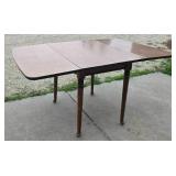 Drop leaf table