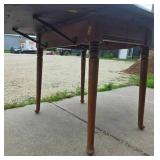 Drop leaf table