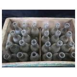 VINTAGE SHAKOPEE MN BOTTLING WORKS / CRATE / BOTTLES VINTAGE SHAKOPEE MN BOTTLING WORKS / CRATE / BOTTLES