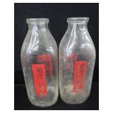 VINTAGE METAL  MILK CARRIER WITH 6 GLASS MILK BOTTLES VINTAGE METAL  MILK CARRIER WITH 6 GLASS MILK BOTTLES