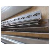 METAL SHELVING UNIT WITH 4 SHELVES. METAL SHELVING UNIT WITH 4 SHELVES.