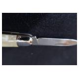 MOTHER OF PEARL POCKET KNIFE (ENGLAND) MOTHER OF PEARL POCKET KNIFE (ENGLAND)
