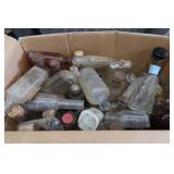 3 MINI BEER BOTTLES AND A BOX OF ASSORTED ANTIQUE / VINTAGE BOTTLES 3 MINI BEER BOTTLES AND A BOX OF ASSORTED ANTIQUE / VINTAGE BOTTLES