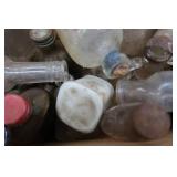 3 MINI BEER BOTTLES AND A BOX OF ASSORTED ANTIQUE / VINTAGE BOTTLES 3 MINI BEER BOTTLES AND A BOX OF ASSORTED ANTIQUE / VINTAGE BOTTLES