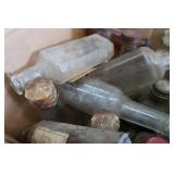 3 MINI BEER BOTTLES AND A BOX OF ASSORTED ANTIQUE / VINTAGE BOTTLES 3 MINI BEER BOTTLES AND A BOX OF ASSORTED ANTIQUE / VINTAGE BOTTLES