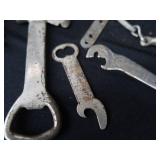 VINTAGE OIL CAN / MINI BOTTLE OPENERS VINTAGE OIL CAN / MINI BOTTLE OPENERS