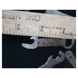 VINTAGE OIL CAN / MINI BOTTLE OPENERS VINTAGE OIL CAN / MINI BOTTLE OPENERS