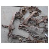 5 GALLLON BUCKET FULL O  ASSORTED TRAPS. 5 GALLLON BUCKET FULL O  ASSORTED TRAPS.