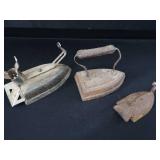 IRONS OF YESTERYEAR IRONS OF YESTERYEAR