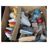 BOX OF ASSORTED VINTAGE LIGHTS BOX OF ASSORTED VINTAGE LIGHTS