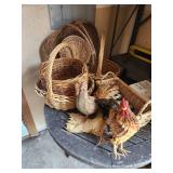 Basket/Kitchen Décor Lot Basket/Kitchen Décor Lot