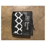 Beverly Rug 5 X 8 Black Lightweight Moroccan Trellis Reversible Plastic Indoor Outdoor Area Rug Customer Returns See Pictures Beverly Rug 5 X 8 Black Lightweight Moroccan Trellis Reversible Plastic Indoor Outdoor Area Rug Customer Returns See Pictures