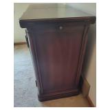 Thomasville Oak Expandable Buffet *Note Coon Rapids Pick Up Location* Thomasville Oak Expandable Buffet *Note Coon Rapids Pick Up Location*