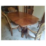 Thomasville Oak Table/Chairs Set *Note Coon Rapids Pick Up Location* Thomasville Oak Table/Chairs Set *Note Coon Rapids Pick Up Location*