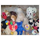 Lot of Assorted Stuffed Animals *Note Coon Rapids Pick Up Location* Lot of Assorted Stuffed Animals *Note Coon Rapids Pick Up Location*