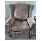 Reclining Side Chair *Note Coon Rapids Pick Up Location* Reclining Side Chair *Note Coon Rapids Pick Up Location*