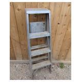 Pair of Aluminum Step Ladders Pair of Aluminum Step Ladders