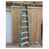 8 ft Fiberglass Step Ladder 8 ft Fiberglass Step Ladder