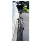 Specialized Rockhopper 26in Mountain Bike with Schwinn Saddle Bag