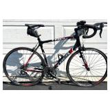 Trek Madone 3.1 Carbon Road Bike with CatEye Computer and Aero Bars