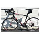 Trek Madone 3.1 Carbon Road Bike with CatEye Computer and Aero Bars