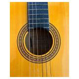 Harmony Classical Acoustic Guitar with Hard Case Model H5405