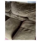 68-inch Slumberland Loveseat in Good Condition 68-inch Slumberland Loveseat in Good Condition