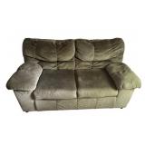 68-inch Slumberland Loveseat in Good Condition 68-inch Slumberland Loveseat in Good Condition