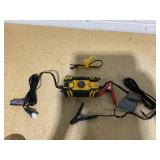 Everstart Maxx 4 Amp Waterproof 12v Automotive and Marine Battery Charger Everstart Maxx 4 Amp Waterproof 12v Automotive and Marine Battery Charger