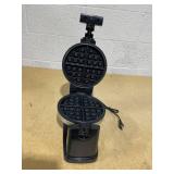 BELLA Classic Rotating Belgian Waffle Maker with Nonstick Plates BELLA Classic Rotating Belgian Waffle Maker with Nonstick Plates