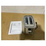 GE Appliances 2-Slice Toaster GE Appliances 2-Slice Toaster