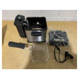 Elite Gourmet EDF-1607 800-Watt Mesh Basket 1.6 Quart / 6.5 Cup Oil Capacity, Electric Immersion Deep Fryer Elite Gourmet EDF-1607 800-Watt Mesh Basket 1.6 Quart / 6.5 Cup Oil Capacity, Electric Immersion Deep Fryer