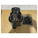 Elite Gourmet EDF-1607 800-Watt Mesh Basket 1.6 Quart / 6.5 Cup Oil Capacity, Electric Immersion Deep Fryer Elite Gourmet EDF-1607 800-Watt Mesh Basket 1.6 Quart / 6.5 Cup Oil Capacity, Electric Immersion Deep Fryer