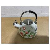 LENOX Butterfly Meadow 2-Quart Stainless Steel Kettle LENOX Butterfly Meadow 2-Quart Stainless Steel Kettle