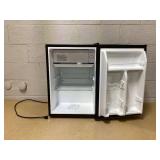 Galanz 2.5 Cu ft One Door Fridge, Black Estar Galanz 2.5 Cu ft One Door Fridge, Black Estar