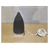 Black & Decker Easy Steam Compact Iron Black & Decker Easy Steam Compact Iron